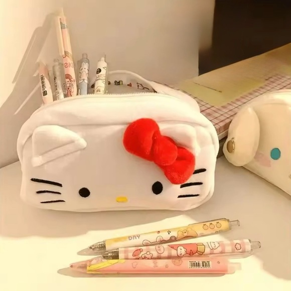 Hello Kitty White Plush pencil case NWT - Picture 3 of 7
